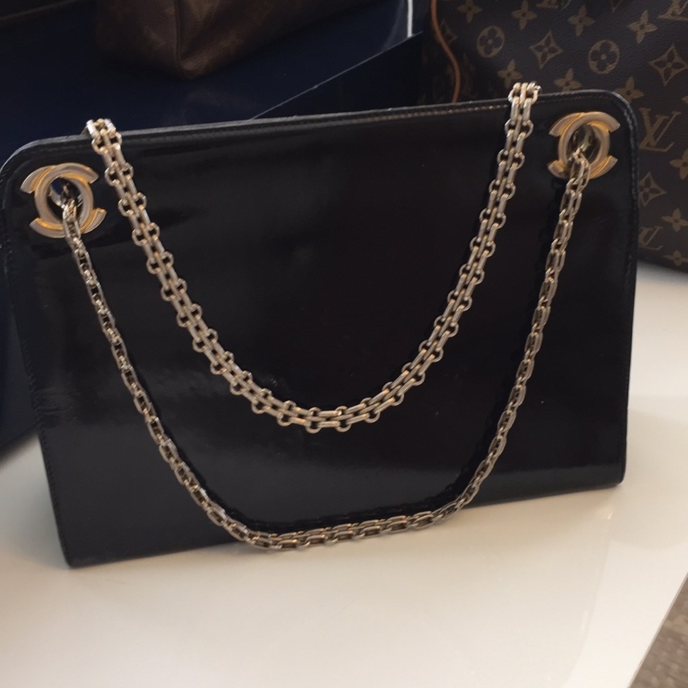 Chanel - Picture 2 of 15
